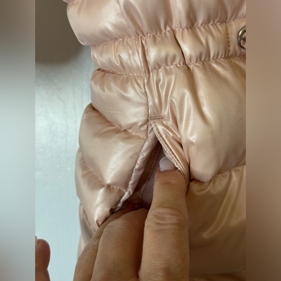 Baby Gap Pink Down Puffer Coat Size 12-18 mths - Picture 6 of 7